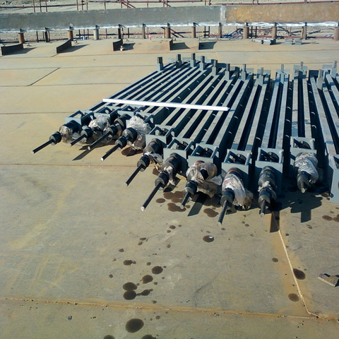 Vérins hydrauliques simples automatiques pour la construction de réservoirs