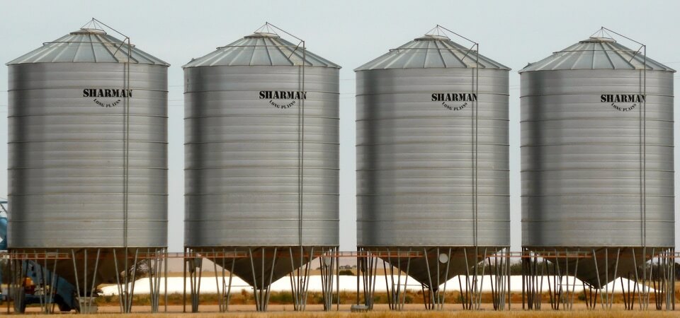 Hydraulic jacking system for tank supplier