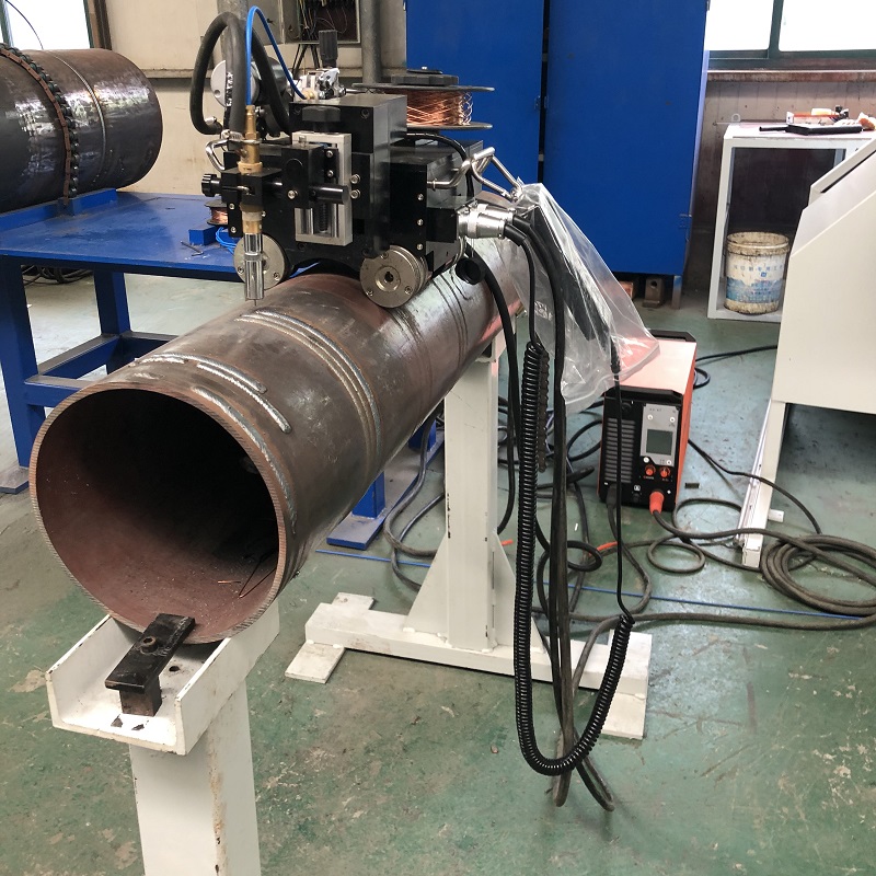 Machine de soudure orbitale de couture de tuyau de rendement élevé FCAW pour l'acier de basse température