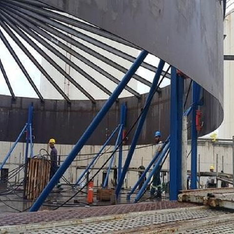 Vérins hydrauliques simples pour la construction de réservoirs d'eau