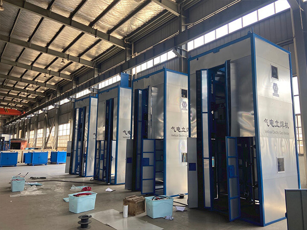 Machine de soudage automatique de réservoir à arc submergé